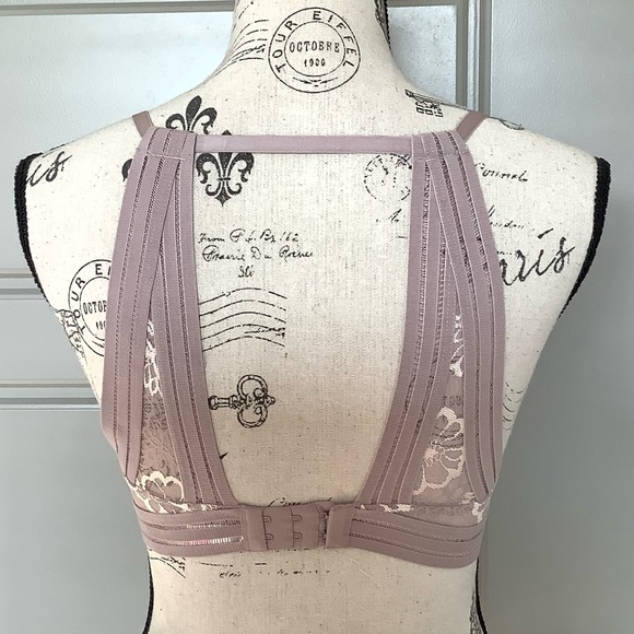 🌸 PINK Lace Bra 🌸 - Picture 2 of 8